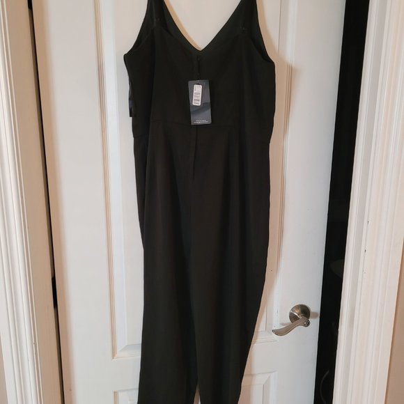 NWT – RW&Co. Jumpsuit. Size 12. Black. Beautiful - Picture 2 of 3